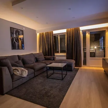 דירה Modern Condo,